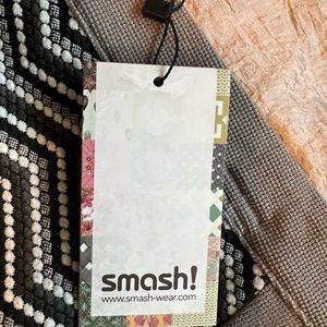 Skirt NWT pockets Smash brand super cute with or w/o tights. Sz large(L) sidezip